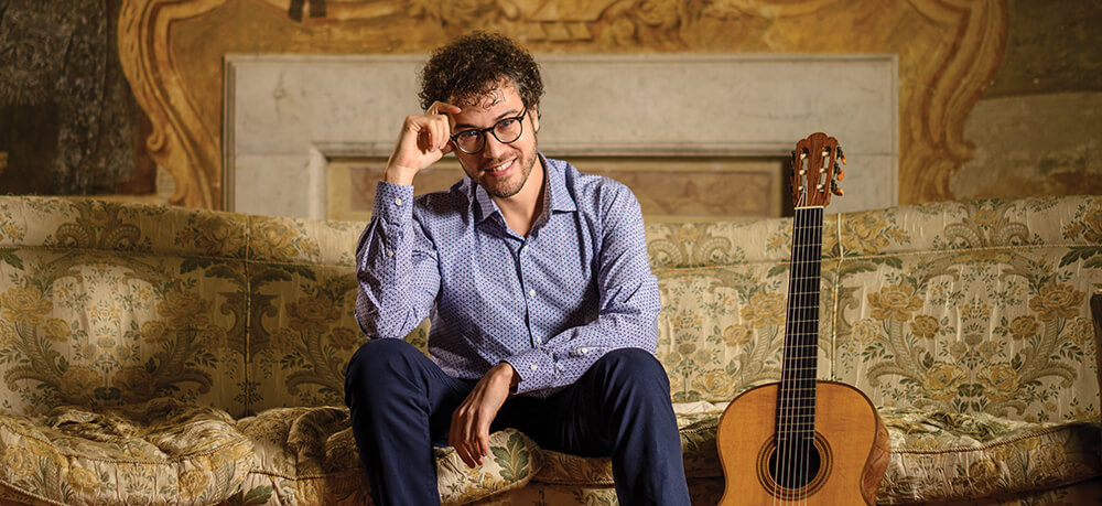 Andrea De Vitis, professional classical guitarist