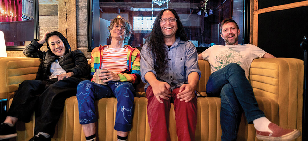 Deerhoof, improvised noise punk band