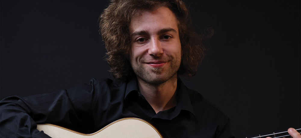 FranciscoLuis.professional guitarist