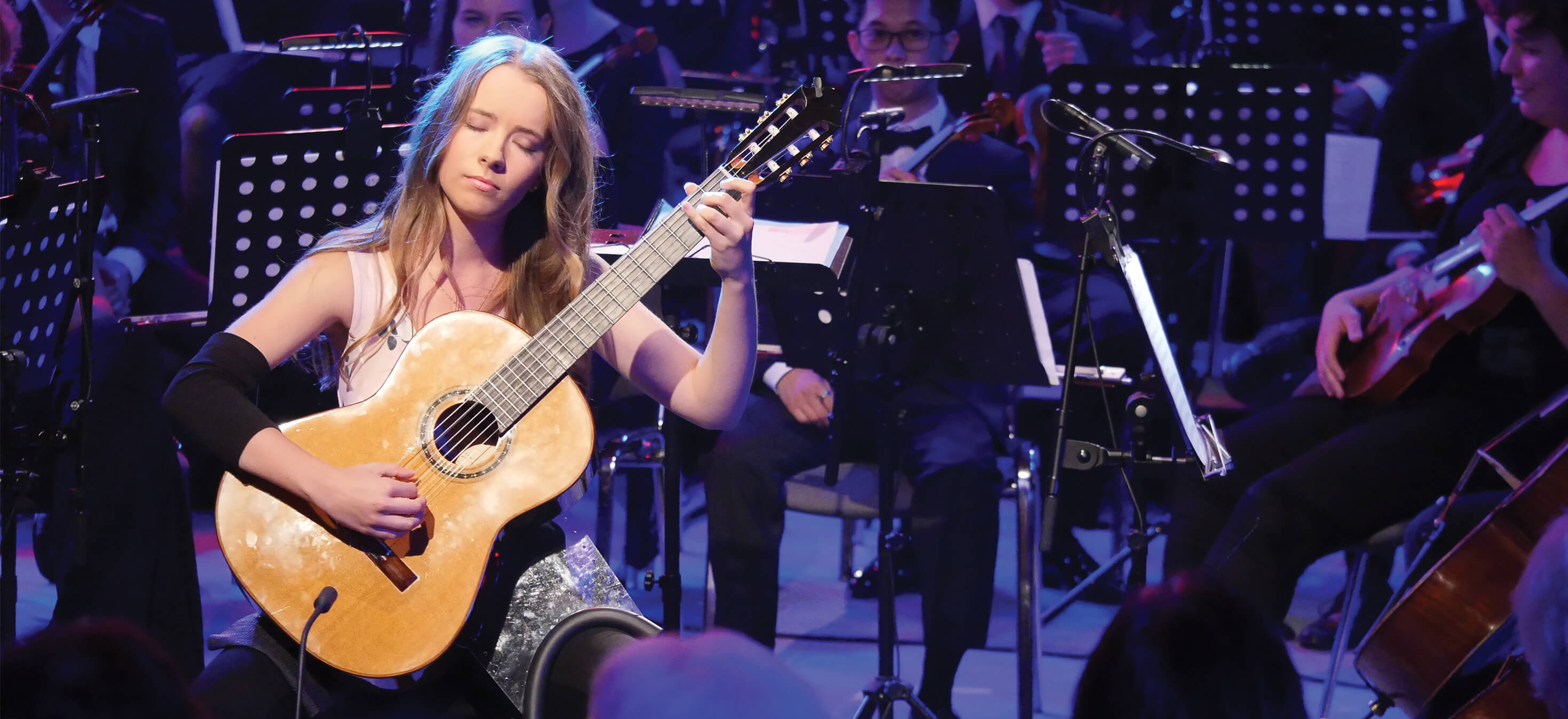Julia Lange, professional guitarist