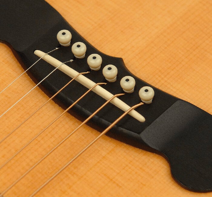 6Pcs Guitarre Bridge Pins Stöcker mit Dot für Akkustik Gitarren 3 Farbe 